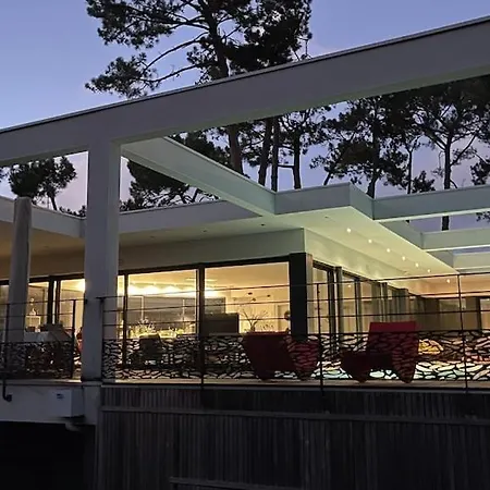 California Piscine Chauffée 14x4m Moulleau Abatilles 10 Pers