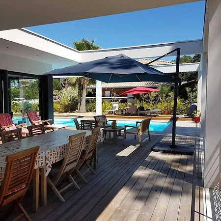 California Piscine Chauffee 14x4m Moulleau Abatilles 10 Pers *