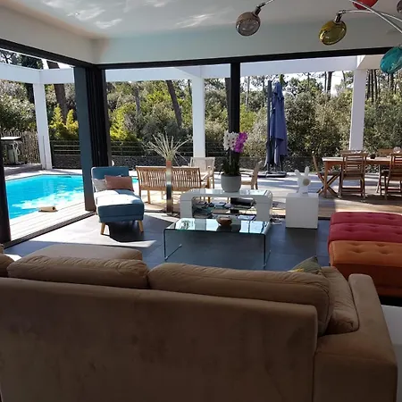 California Piscine Chauffee 14x4m Moulleau Abatilles 10 Pers *