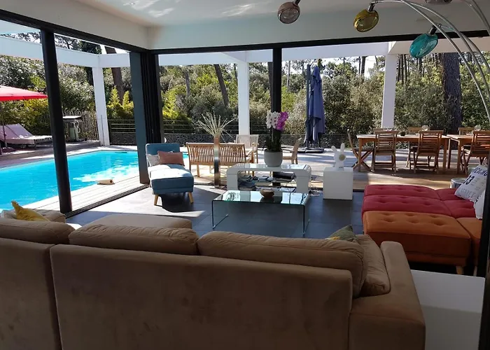 California Piscine Chauffee 14x4m Moulleau Abatilles 10 Pers *