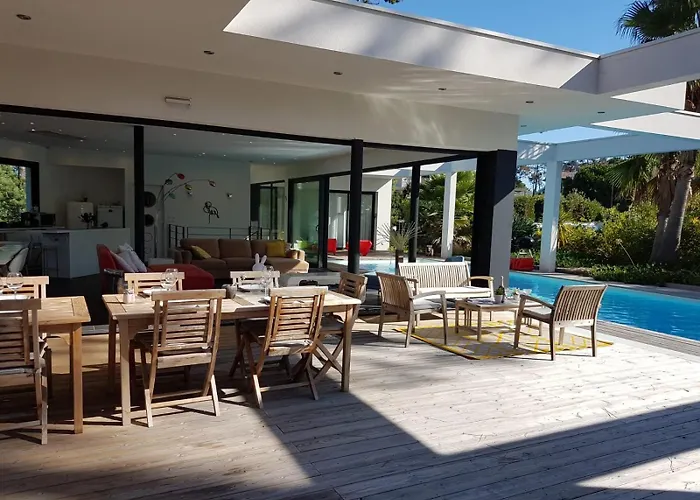 California Piscine Chauffee 14x4m Moulleau Abatilles 10 Pers *