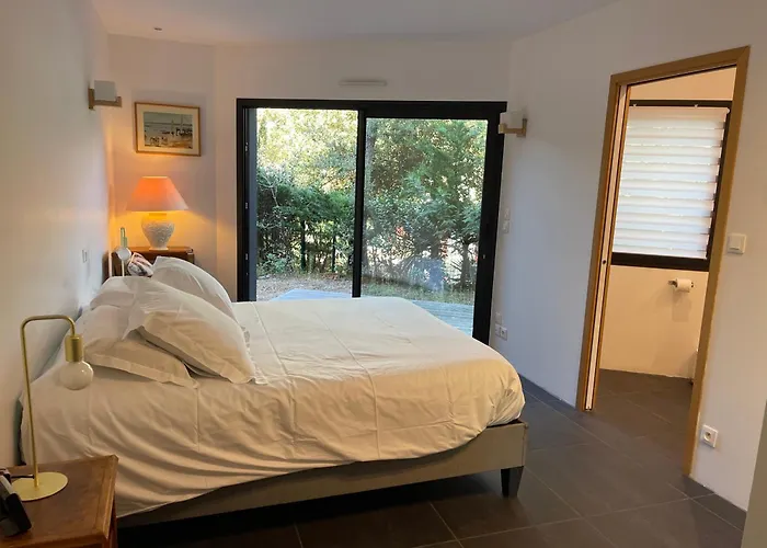 California Piscine Chauffée 14x4m Moulleau Abatilles 10 Pers * Arcachón